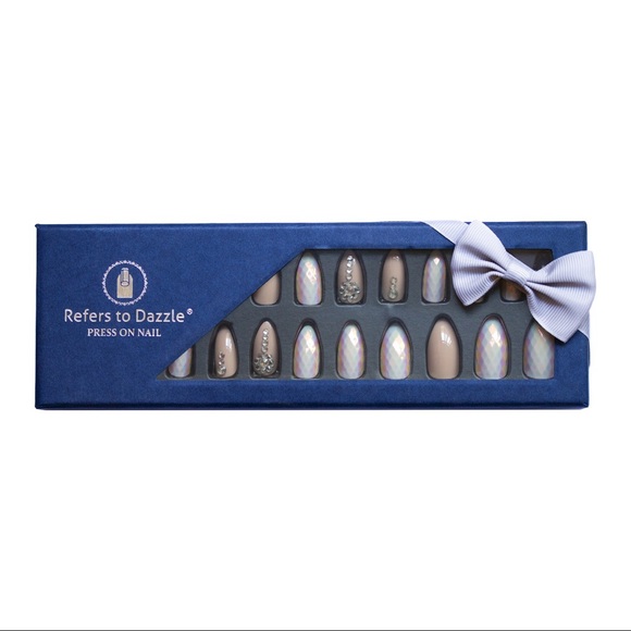 COPY - Press on Nails Glamorous - Picture 7 of 16